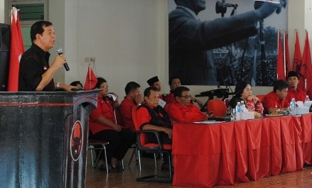 Ketua DPD PDIP Provinsi Jambi Irsal Yunus